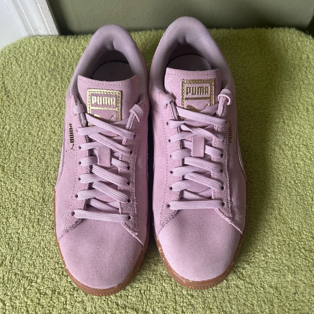 Puma Women's Light Pink Suede Sneakers with Tan Sole Like New - Picture 2 of 11